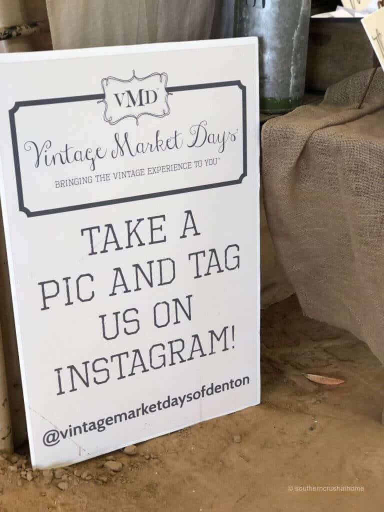 vintage market days entrance sign