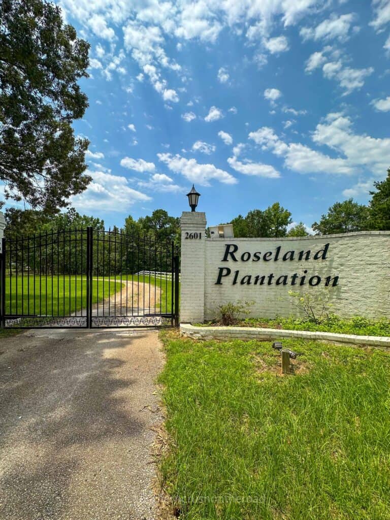 entrance to Roseland Plantation Ben Wheeler TX
