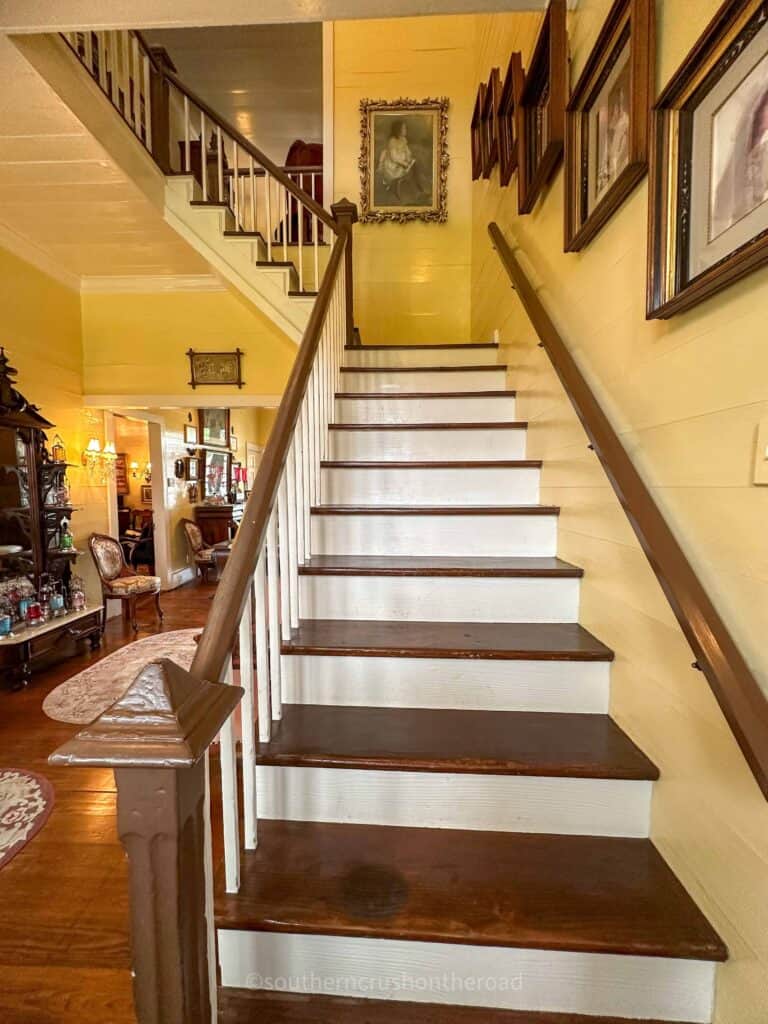 staircase in roseland plantation