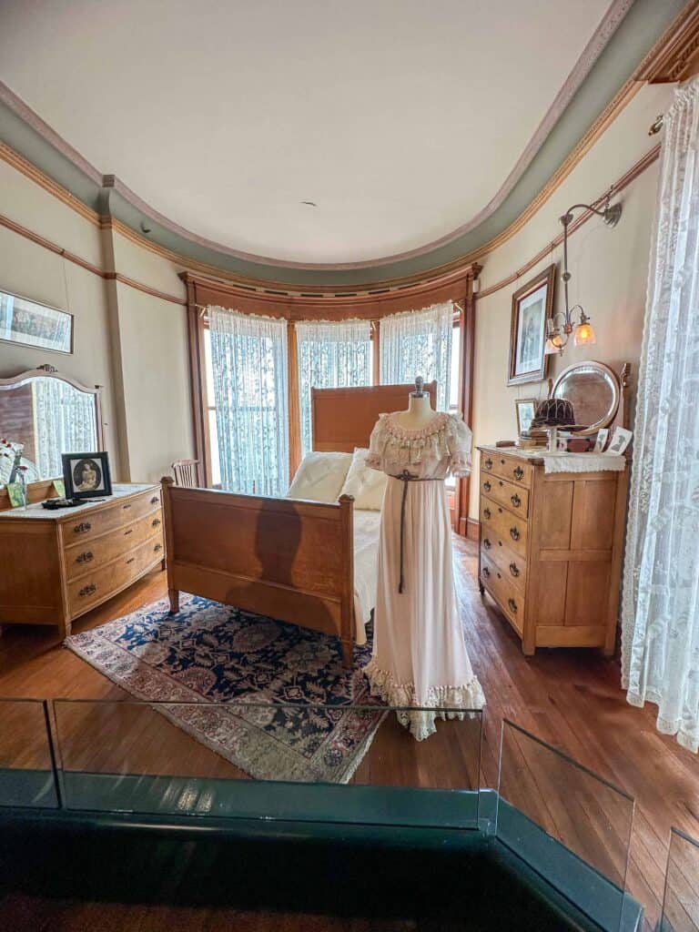 bedroom at moody mansion